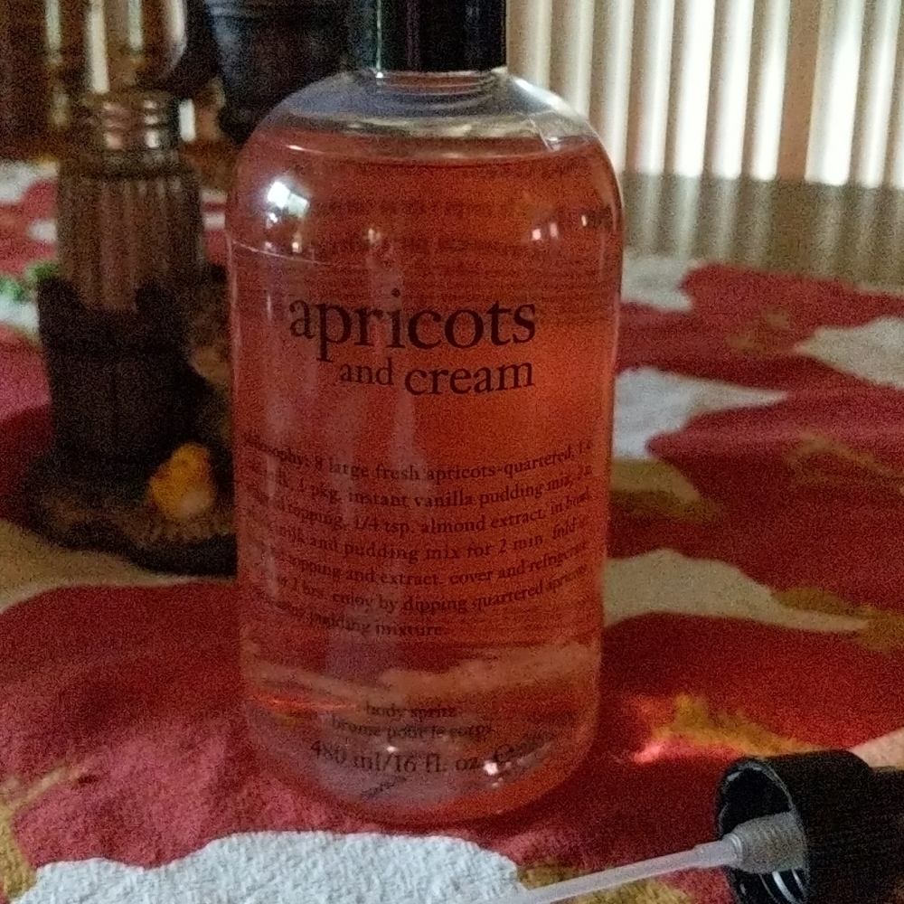 Philosophy Apricots and Cream body spritz